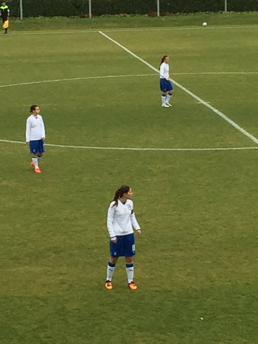 katia_serra's tweet photo. Under 16 #italianovergia live da Coverciano l'amichevole Forza azzurrine! https://t.co/Z0MCjPvoVz