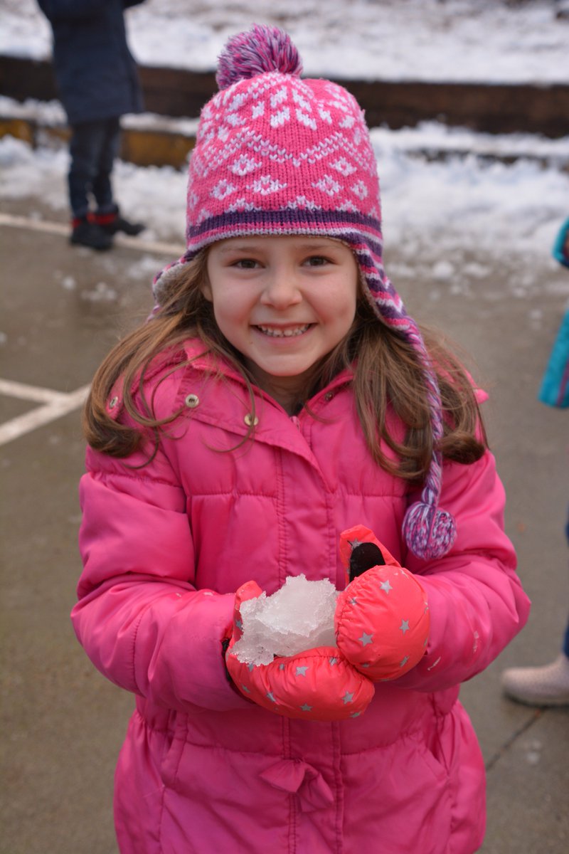 isb_ecc's tweet photo. Some people don't like snow...we love it! Snow = busy play and collaboration in the ECC. #ecclearns https://t.co/mZkE2G6dRY