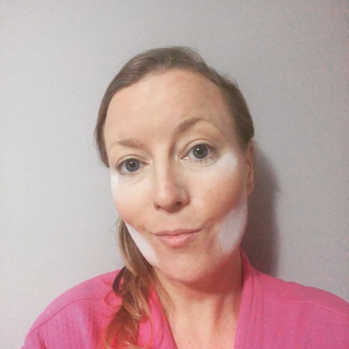 TheSallyVic's tweet photo. I Baked My Face for a day of filming. Anyone else a fan of this technique? #bakemyface #facebake https://t.co/2l9JyRxBIb