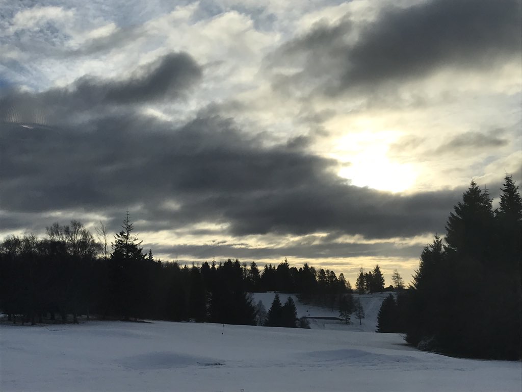 HPProShop's tweet photo. Courses closed today- big ask but fingers crossed for some golf this weekend! https://t.co/Jv7qR9fm9l