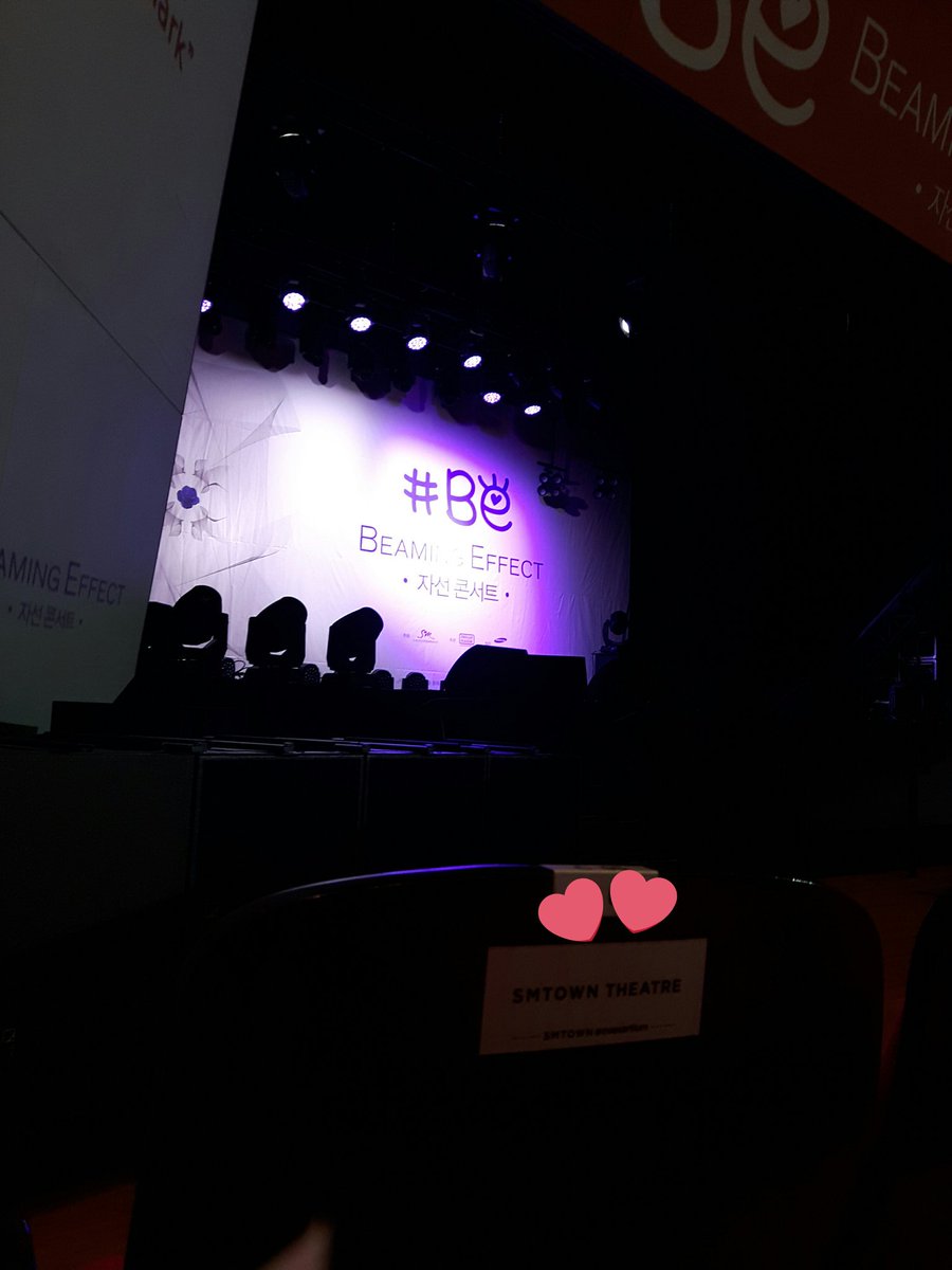 harapeko_24's tweet photo. 端っこ席だけど、2列目(笑)わくわく～(  ；∀；)💕 #beamingeffect2017 https://t.co/d4eHV9y2Qt