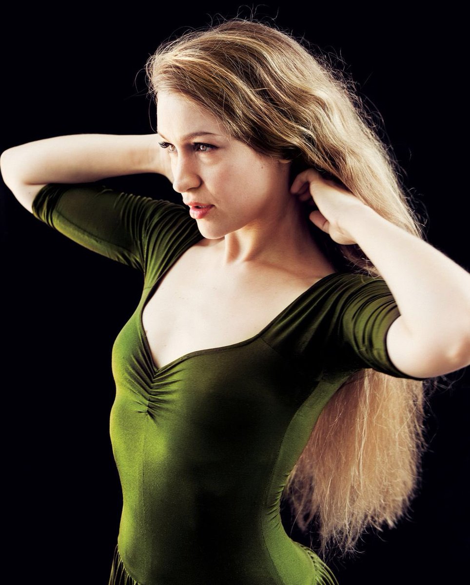 alex_macke's tweet photo. joanna newsom https://t.co/6cO3UoVuDy
