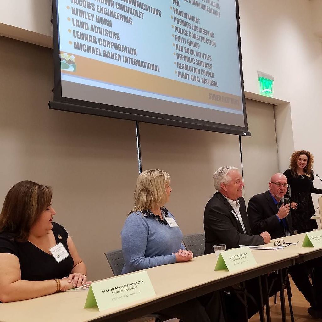 PinalPartnrship's tweet photo. Breakfast with the new mayors in #PinalCounty!
#superior #florence #CasaGrande #ApacheJun… https://t.co/48KjfTfa3E https://t.co/8HQijayOLg