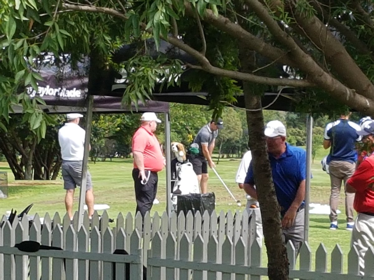 JasonGmur's tweet photo. What a day @GlendowerGC today #SAOpenGolf @McIlroyRory playing through the pain. #BMWSAOpen looking forward to the weekend! https://t.co/8XhRNrAv3G