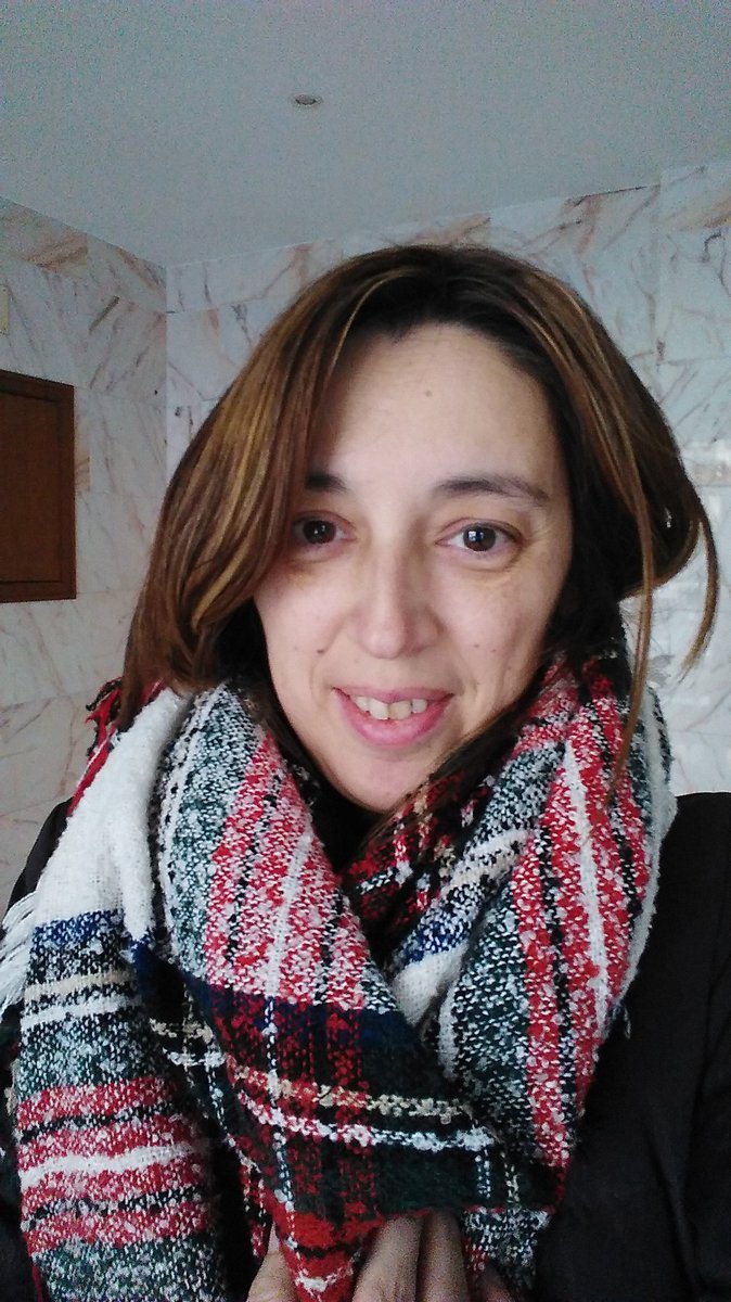 BeatrizFernnd's tweet photo. Buenas tardes! Operación #bufamanta ! Y la peque ya tiene la suya! 👏👏👏😁 #FelizFinde #FriendsFluencers #frio #OOTD https://t.co/QKxRFYxuLs