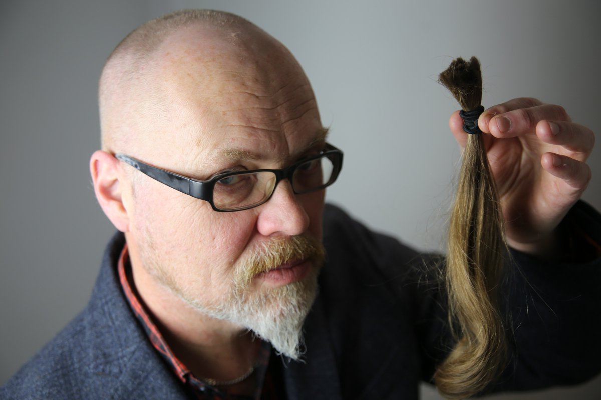 AxmanAxman's tweet image. Möter viss misstro. Bifogar därför bildbevis. The era of the hästsvans ÄR verkligen över. Nu börjar en ny vid den låga sargen. #svbandy