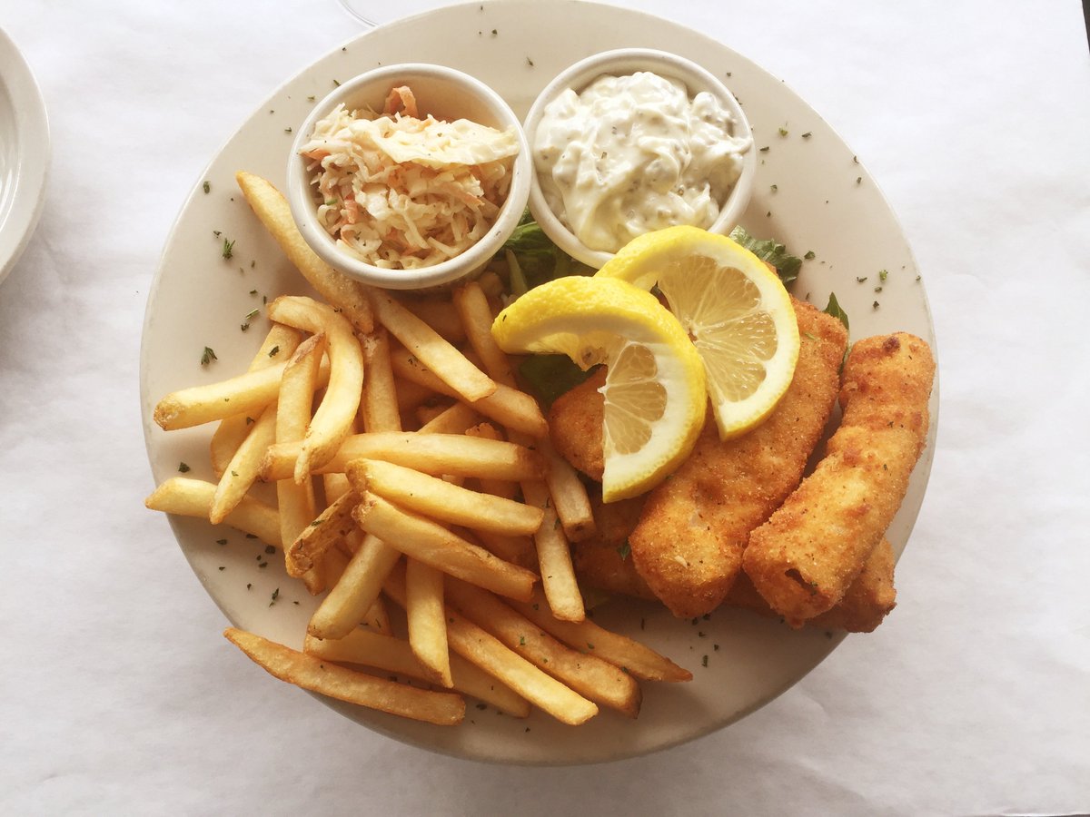 Breaded or Beer Battered cod or perch fish fry at the Calderone Club. facebook.com/calderoneclub/
🇮🇹🐟🍟🍞🍷🍕🍝 reservation (414)352-9303