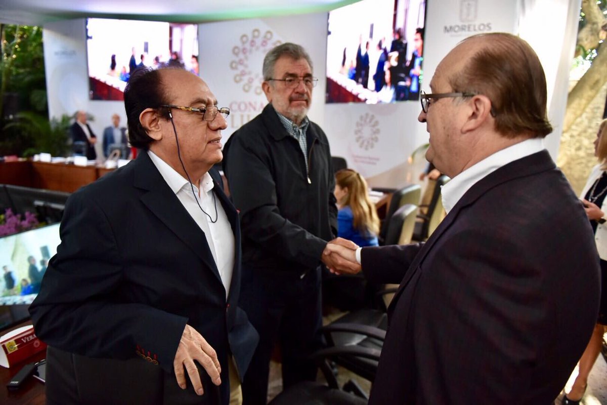 gracoramirez's tweet photo. Con Rolando Garcia, Srio. Técnico de @CONAGO_oficial y enlaces estatales, acordamos la agenda para la LII reunión de Gobernadores. https://t.co/DYKzoGEgDI