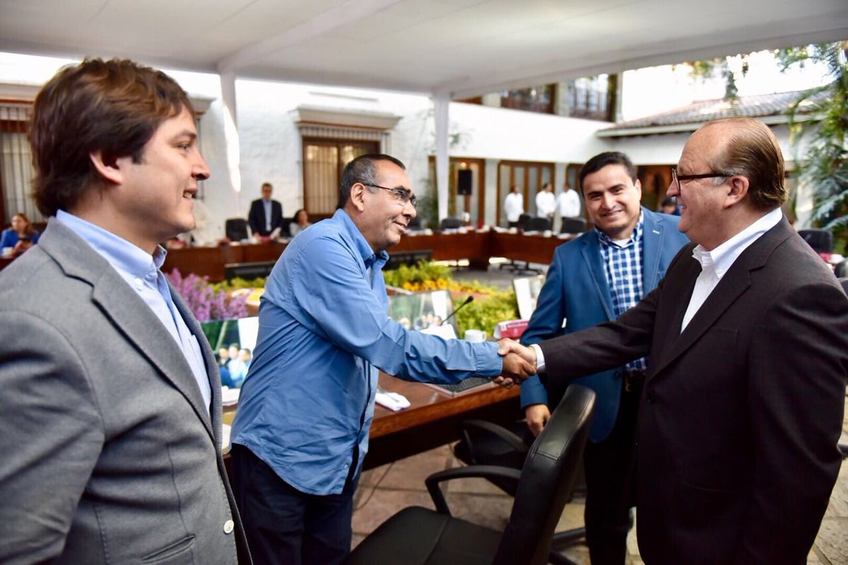gracoramirez's tweet photo. Con Rolando Garcia, Srio. Técnico de @CONAGO_oficial y enlaces estatales, acordamos la agenda para la LII reunión de Gobernadores. https://t.co/DYKzoGEgDI