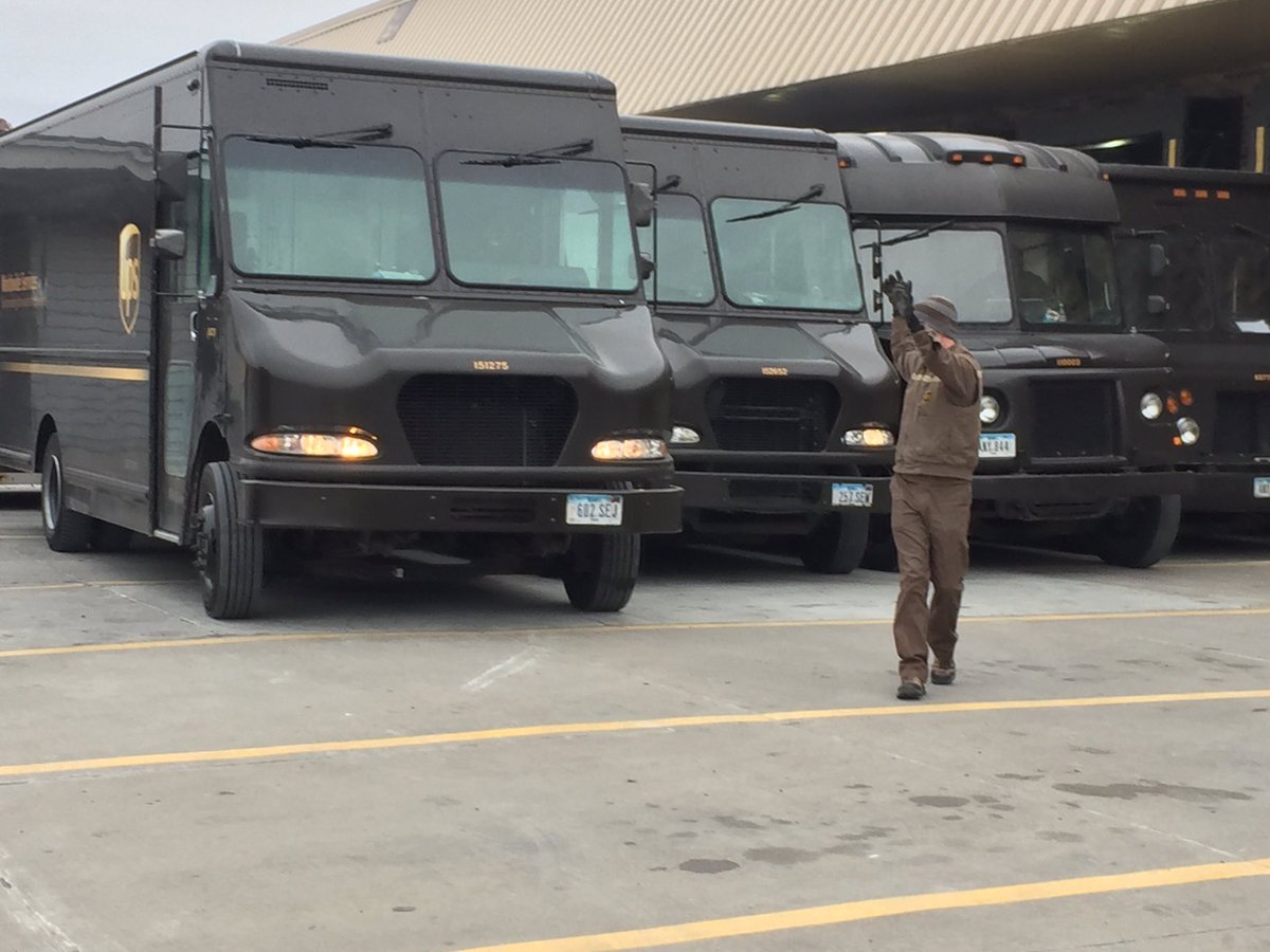 DSM West Using the "buddy system" pulling from the building!#GrowingtheBizSafely #IamASafeMaker