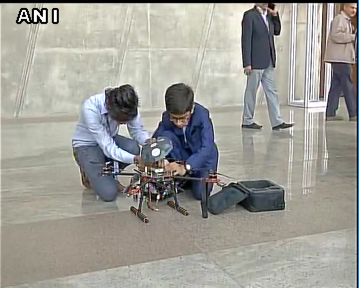 ANI's tweet photo. Class 10 student Harshwardhan Zala made 3 prototypes of the drone,he has registered for a patent and has set up his own company 'Aerobotics' https://t.co/Bm8nmi88hy