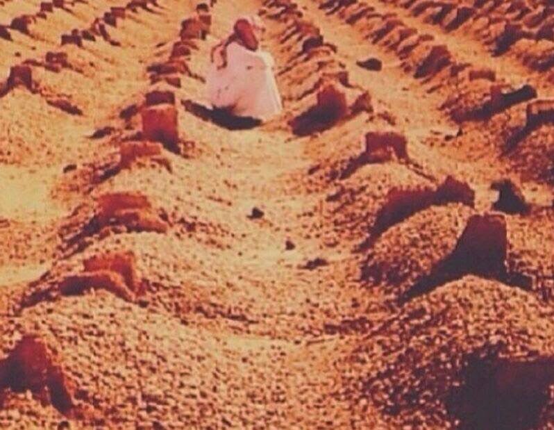 aboalrawe_a's tweet photo. فرحة الميت لا تُصدق
عندما يصله دعاء من أهل الدنيا
.
اللهم ارحم موتانا وموتى المسلمين وطيب
مضاجعهم وآنس وحشتهم ونور قبورهم .
.
#ساعه_استجابه https://t.co/hLrdVq4Iga