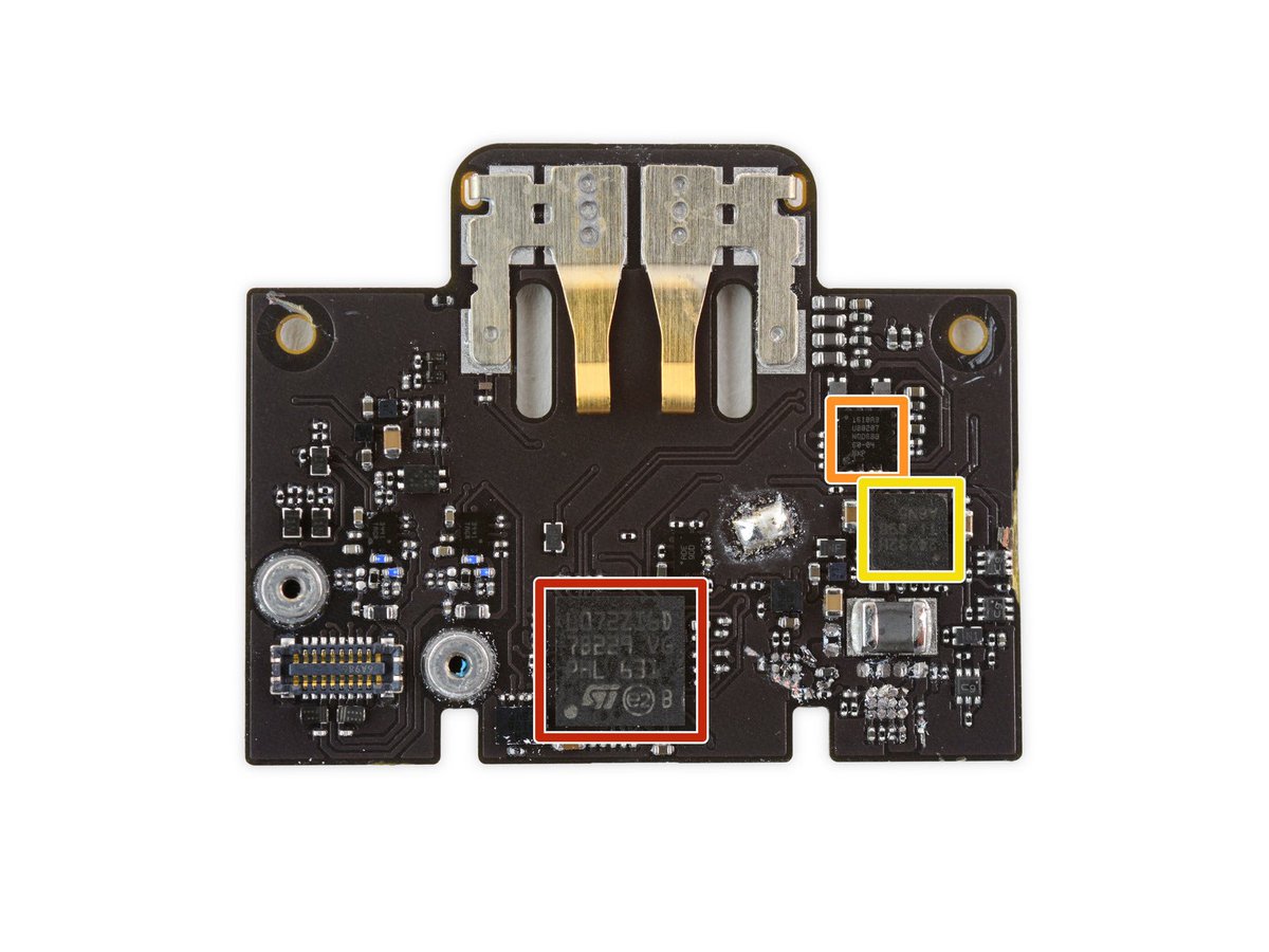 BrianRoemmele's tweet image. The first near-field #VoiceFirst device, AirPods have more computing power than the iPhone 1: total of 3 Cortex SoCs. Big possibilities.