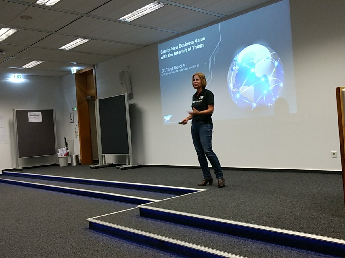 jkkansal1987's tweet image. @RueckertTanja kicking off evening keynote #SAPLearnHackPlay #sitwdf @SAP_IoT