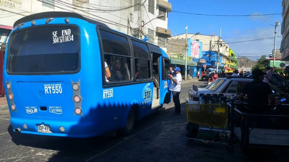 STU_SantaMarta's tweet photo. La ruta 9, 13 y 23, están ingresando al mercado público por la Kr 9, debido al mejoramiento de la vía que se está realizando en la calle 13. https://t.co/wYxcpwxHXy