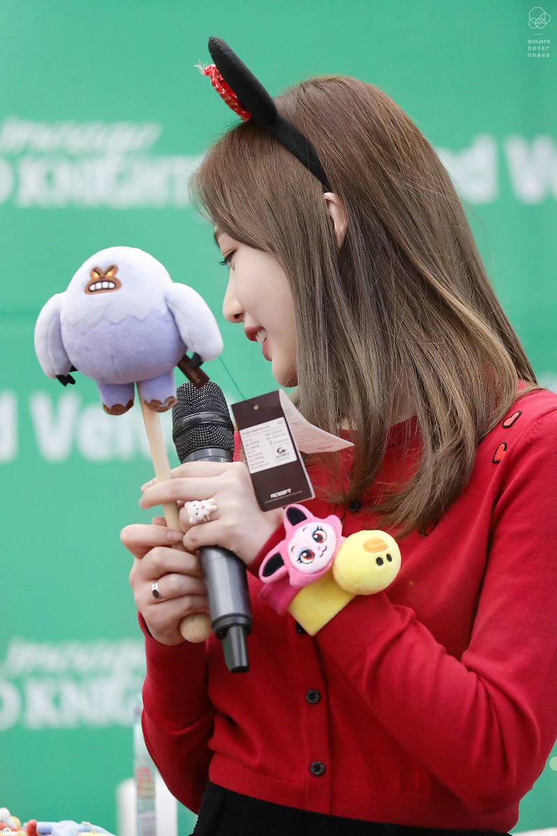 WNCJOY's tweet photo. 170113 레드나이츠 팬사인회 3p
https://t.co/2lDpva3JAp
https://t.co/4EsrlM030X
https://t.co/fwNtlL7DtF
#레드벨벳 #RedVelvet #조이 #Joy https://t.co/1QY7cqzB4k