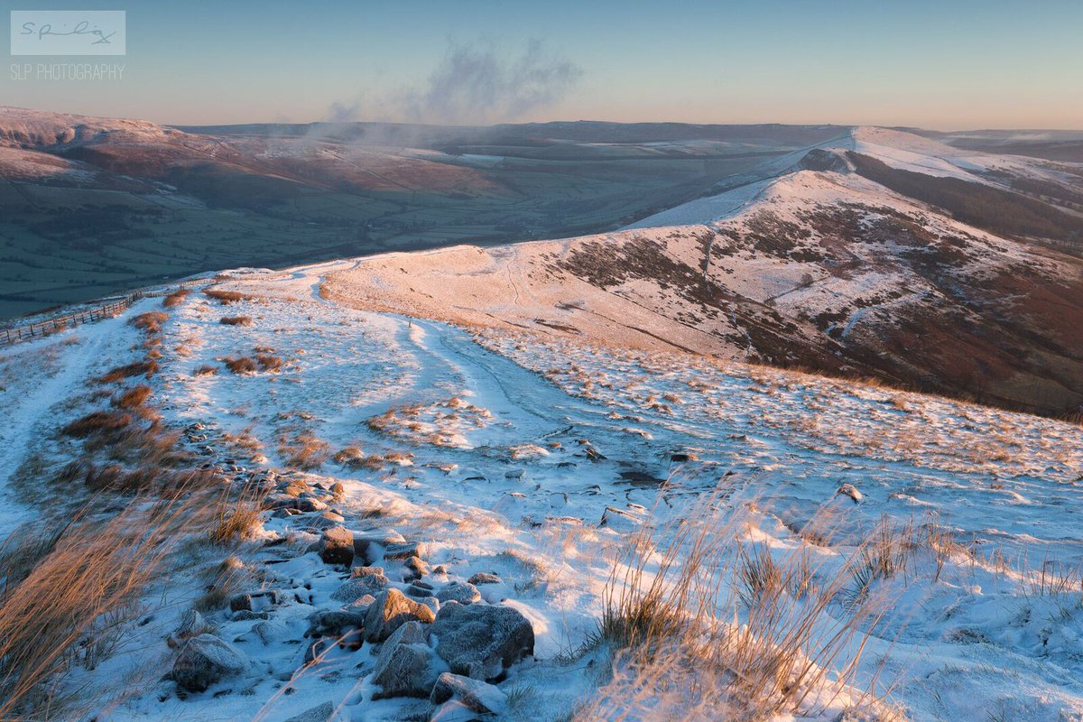 vpdd's tweet photo. Retweet if you love the #PeakDistrict in #Winter!

Photo by @Photography_SLP 

#landscapephotography #snow https://t.co/kZnEMdKA1t
