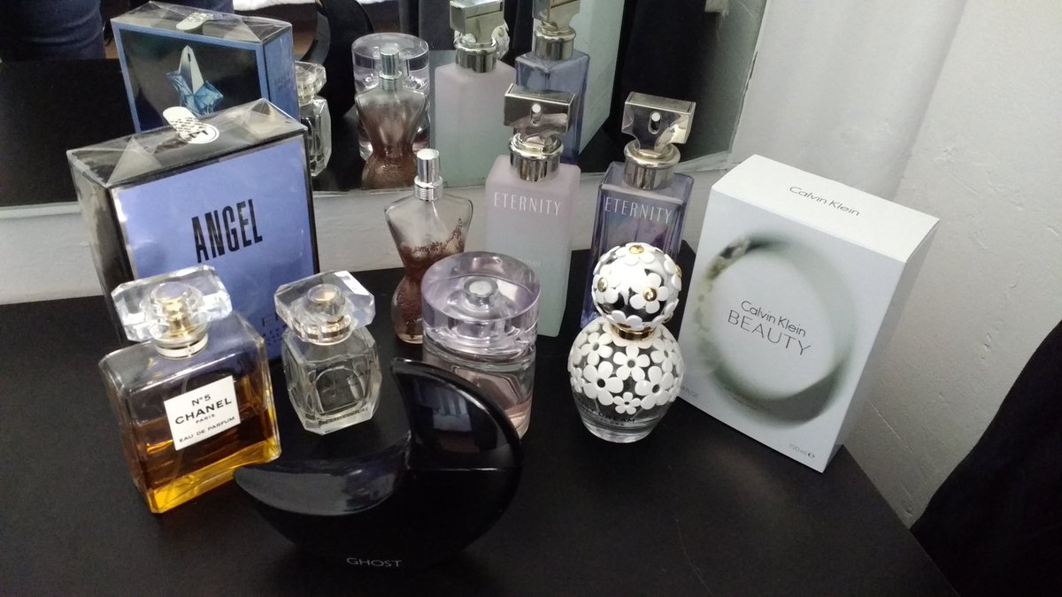kjdNgala's tweet image. Forget comfort food if u r not feeling well,buy more perfume instead,new year's resolution to reduce perfume obsession..fail #resolutionfail