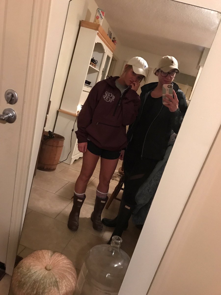 ktlynthompson's tweet photo. What's happening? We are BASICally the same person... #raincoats #hunterboots #slayingthatrainyday #poloswag #beffs https://t.co/CgDJeZv7Gb
