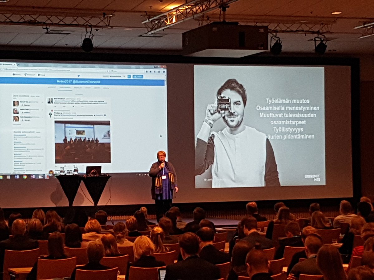 AnnemSum's tweet image. Teema: Ytimessä osaaminen. Lavalla kehitysjohtaja Anja Uljas.#intro2017 @SuomenEkonomit