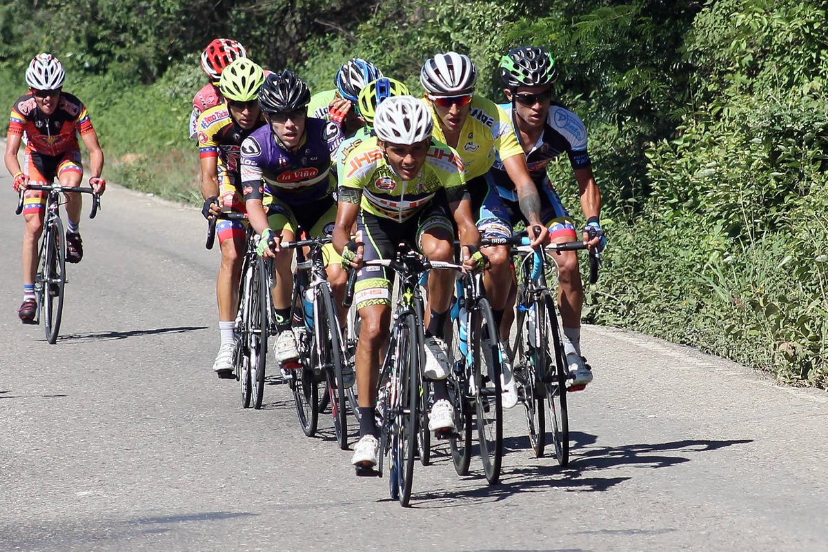 ClasicoJhs's tweet photo. Llego el día nuestros equipos de ciclismo JHS inician el camino hacia la gloria en la 52º Vuelta al Táchira en Bicicleta 2017 @GrupoJHS1 https://t.co/IjuA3pER8J
