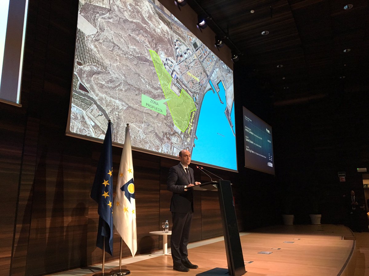EU_IPO's tweet photo. .@AlcaldeAlacant: "Agradezco a la #EUIPO, con António Campinos a la cabeza, su inequívoca voluntad de integración en la ciudad" #EUIPO2017 https://t.co/5sxHMPmqfi