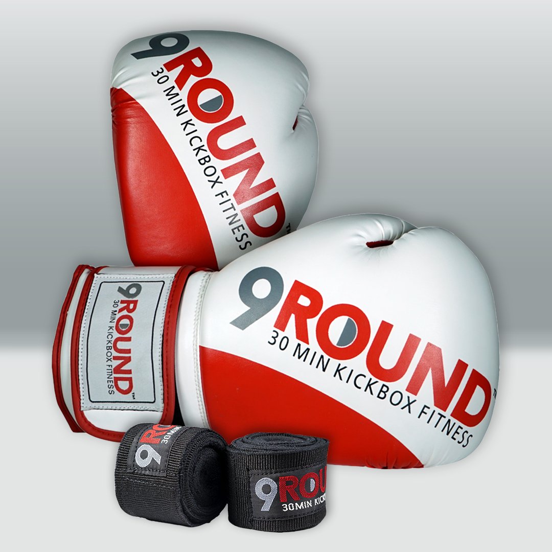 9RoundKC's tweet image. Gloves + Wraps = The Perfect Pair