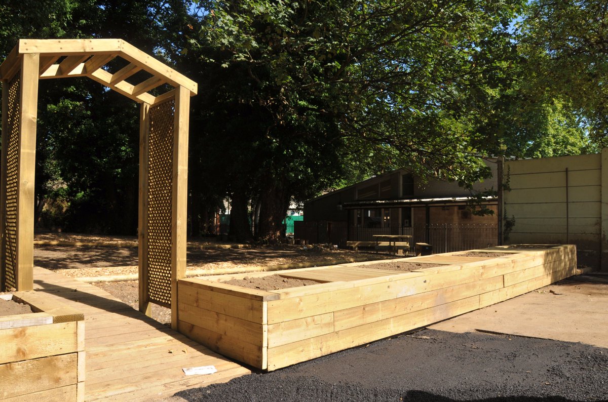 land_structure's tweet photo. All types of hard and soft landscaping carried out, paving, structures and pagodas from simple schemes to more elaborate and special works https://t.co/a1crjaDL4u