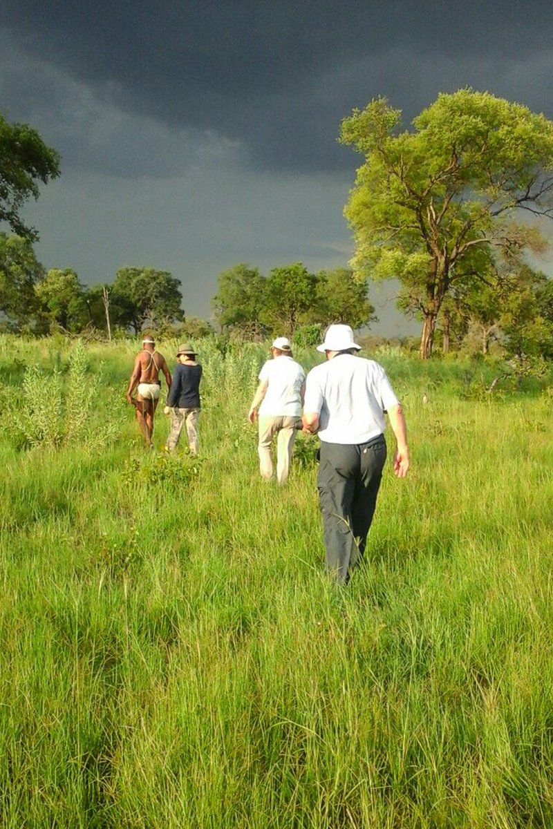 andbeyondtravel's tweet photo. Take a walk to remember with the San bushmen at #Xudum. ยฉ Keotshepile (Case) Tsheko #travelandbeyond #humansofandbeyond #luxurysafari https://t.co/kELqCtLp09