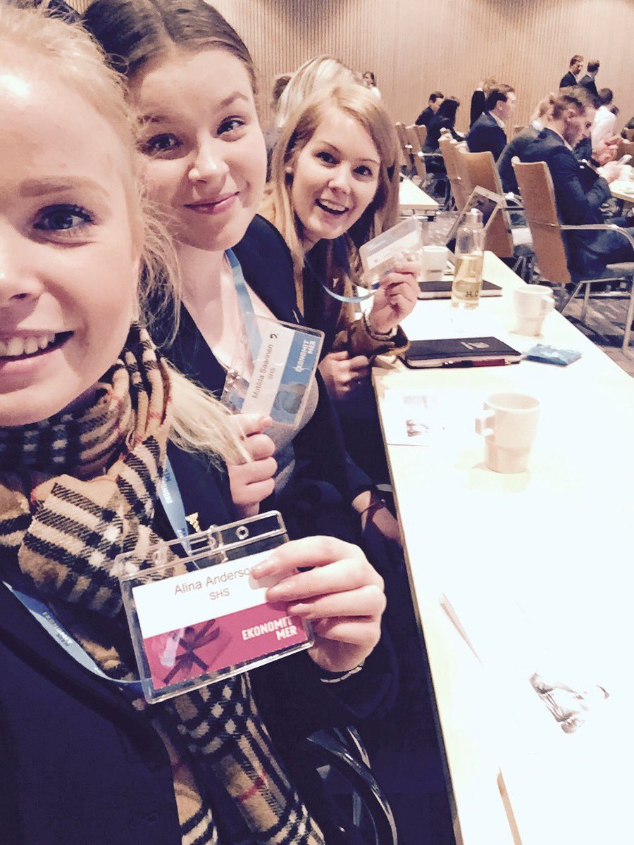 EAlinaAnderson's tweet image. Bara glada miner på #intro2017 tack @SuomenEkonomit