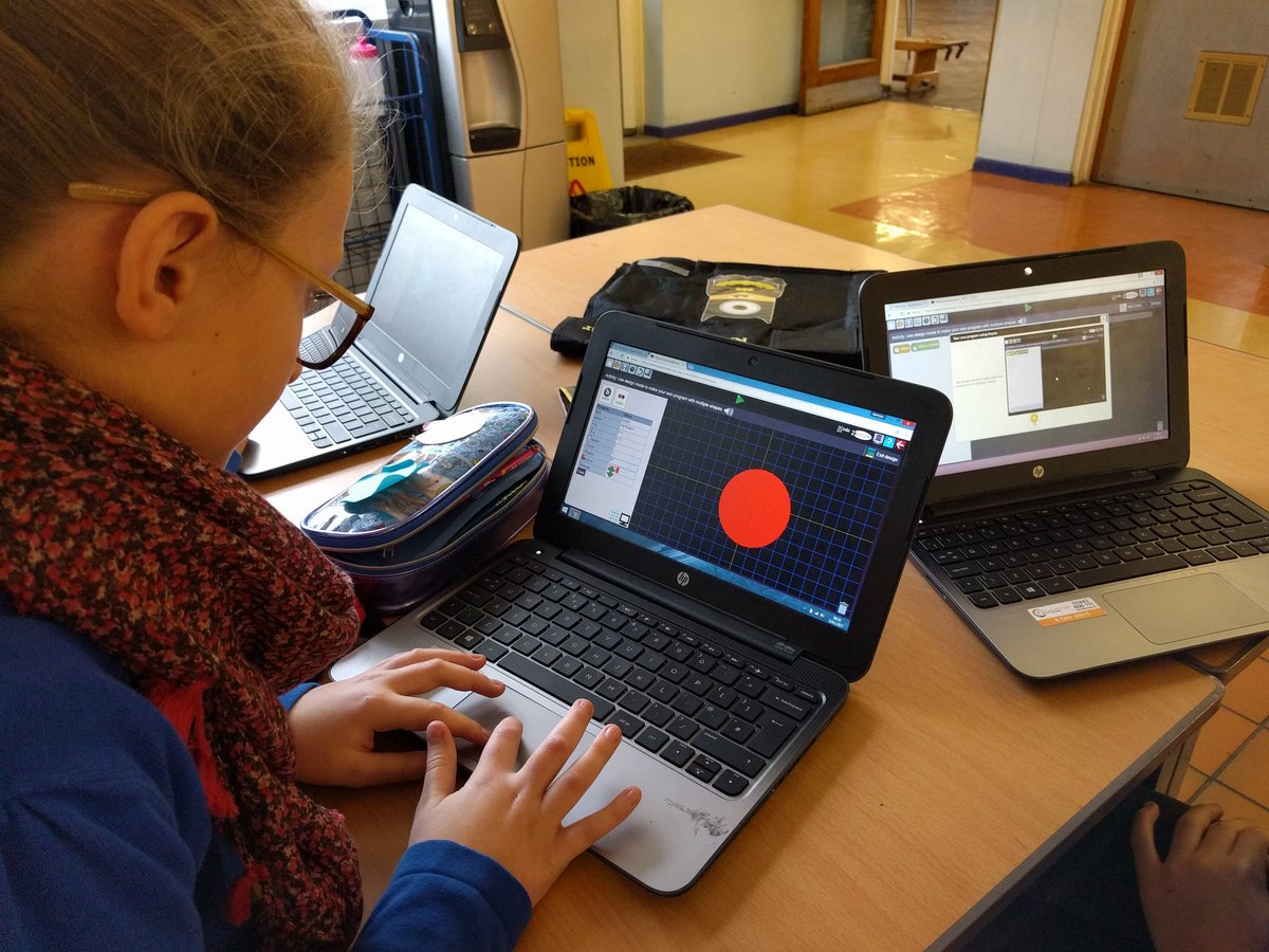 gartmor's tweet image. Coding with Yr6 this morning @gwaunmeisgyn Lots of great work. Well done everyone! 😎👍 @purpleMash @2SimpleSoftware #2code #coding