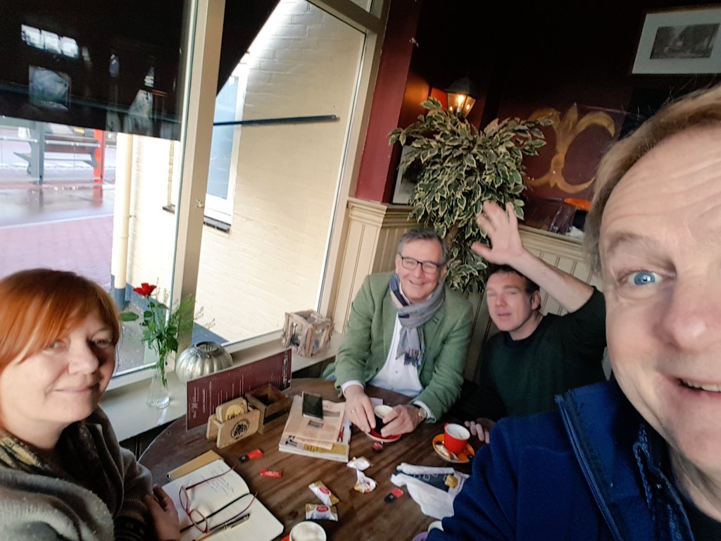 Redactievergadering talkshow NV Velsen @StruisMichael <a href="/JaapSluis/">Jaap Sluis</a> Marja. Na 2 pilots willen we door met 4 talkshows in <a href="/WitteTheater/">Witte Theater</a> in 2017!