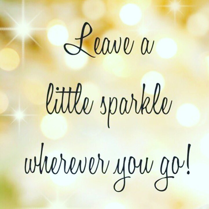 Happy Friday!!! #sparkle #missys #beauty #nantwich #cheshire #cheshiresalon #friday ✨✨✨