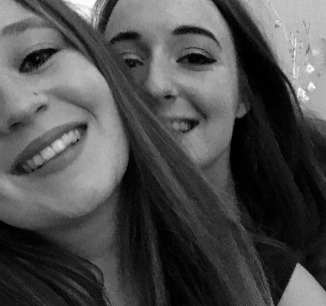 eleanorpc_'s tweet photo. Happy birthday you ugly fuck #armleg #lif https://t.co/WtN9ujwx0i