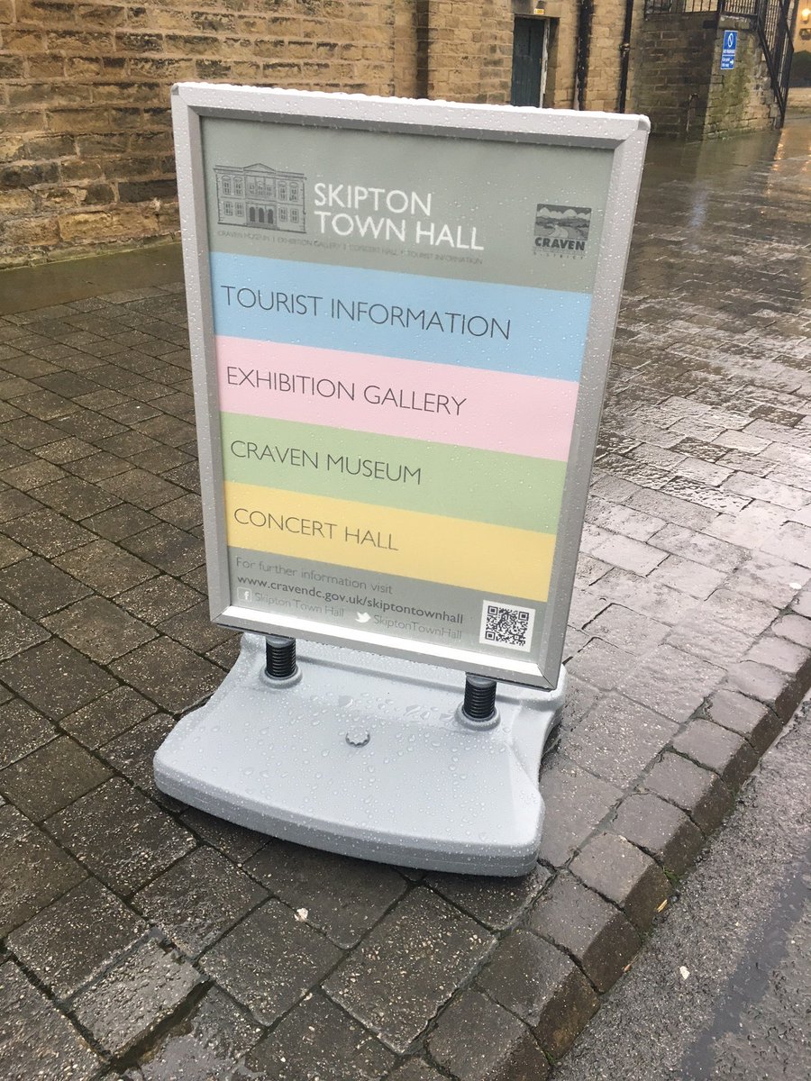 SkiptonTownHall's tweet photo. New signs are out on Jerry Croft &amp; the High Street. Keep your  👀👀 peeled for our events! Thanks to @BOSSSkipton @MatthewMason19 #shoplocal https://t.co/rGtKEbM08X