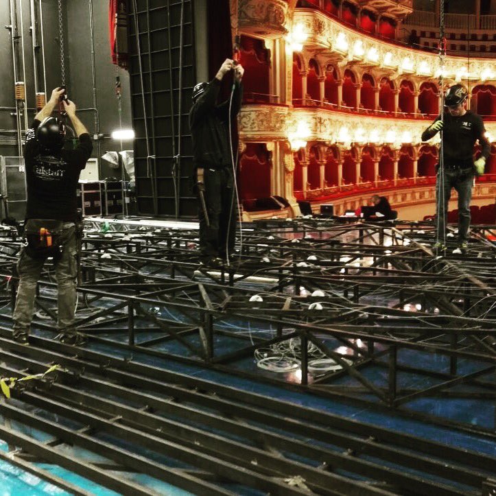 PetruzzelliBari's tweet photo. Lavori in corso al #TeatroPetruzzelli per La Gazza Ladra, che aprirà la Stagione Operistica 2017 https://t.co/WozXcJn4CR