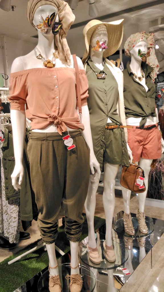 RitchStyles's tweet photo. Olive and Coral, colors of the season at @VeroModaIndia looked stylish & trendy in different styles of combinations #SS17Preview #Fashion https://t.co/dN0oPZJCNh