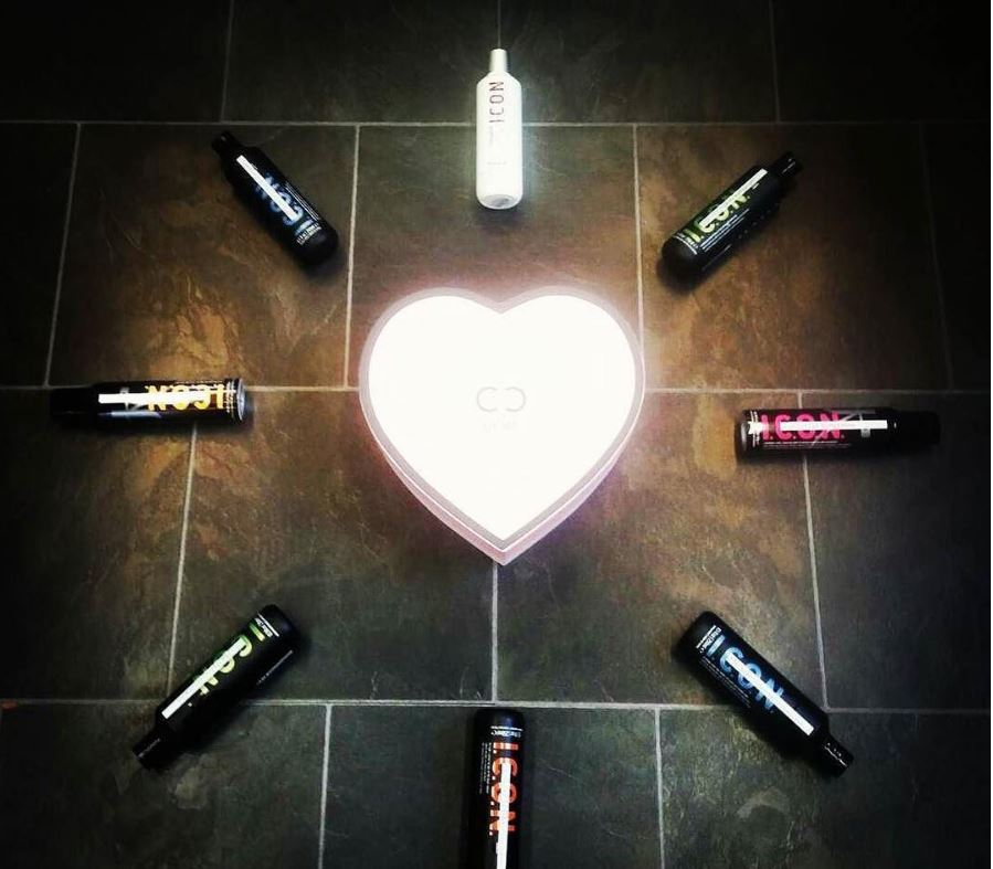 The key for an amazing result is to love what you
do, create the style, define the look... and love I.C.O.N.
#HappyFriday all!