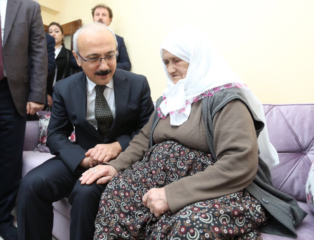 15 Temmuz şehidimiz, Kahramankazanlı kardeşimiz Samet Cantürk'ün ailesini ziyaret ettik. Rabbim mekanını cennet eylesin.