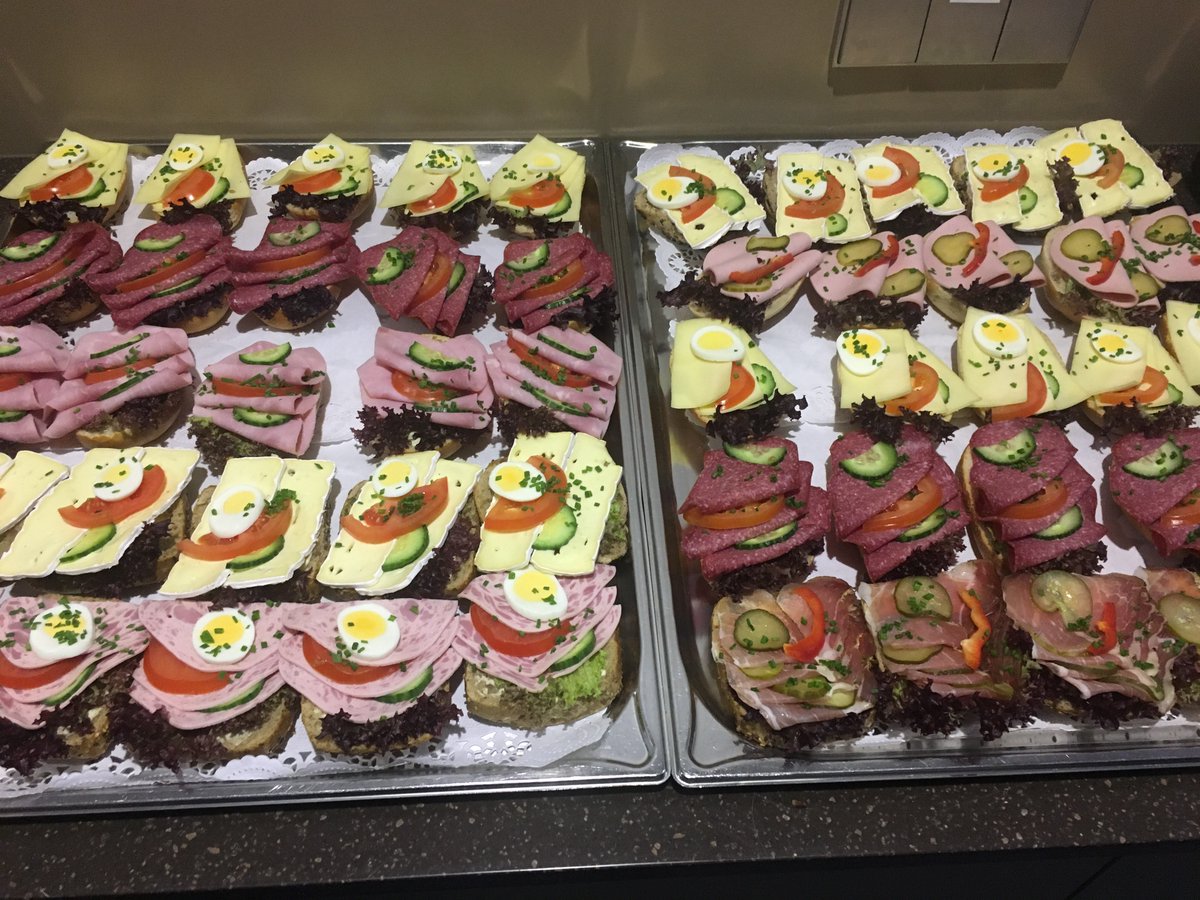 kati_nonhebel's tweet image. Lunch at #SAPLearnHackPlay #sitwdf