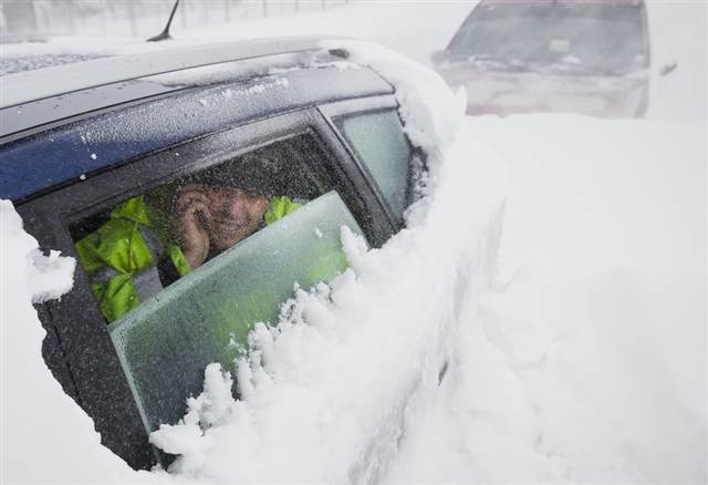 CDIComms's tweet photo. Don't get caught out in the snow, work from home! #homeworking #snow #Snowmageddon Speak to @CDIGroup #uksnow https://t.co/p3u1HOoIYK