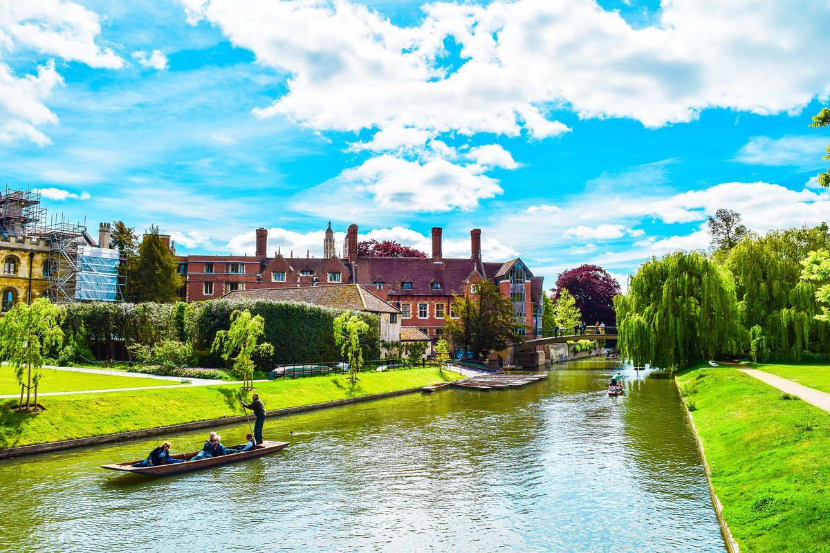 BackpackUK's tweet image. Picturesque Cambridge in the summer. A must see! #backpacking #travelling #nomad #wanderlust #UK #England #FridayFeeling