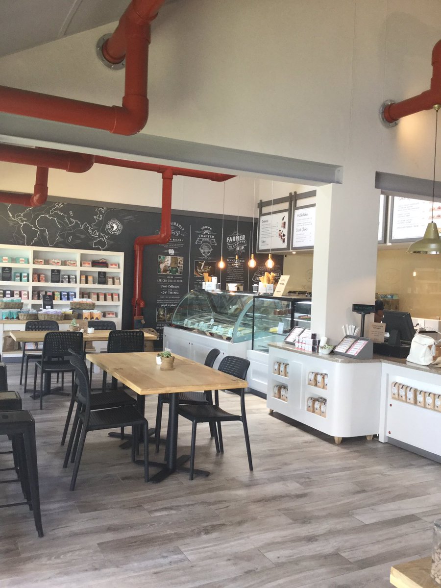 Benmatt1007's tweet photo. De Villiers Chocolate with lots of different kinds of chocolate,cake and most importantly ice cream https://t.co/OgWnc1WbAr