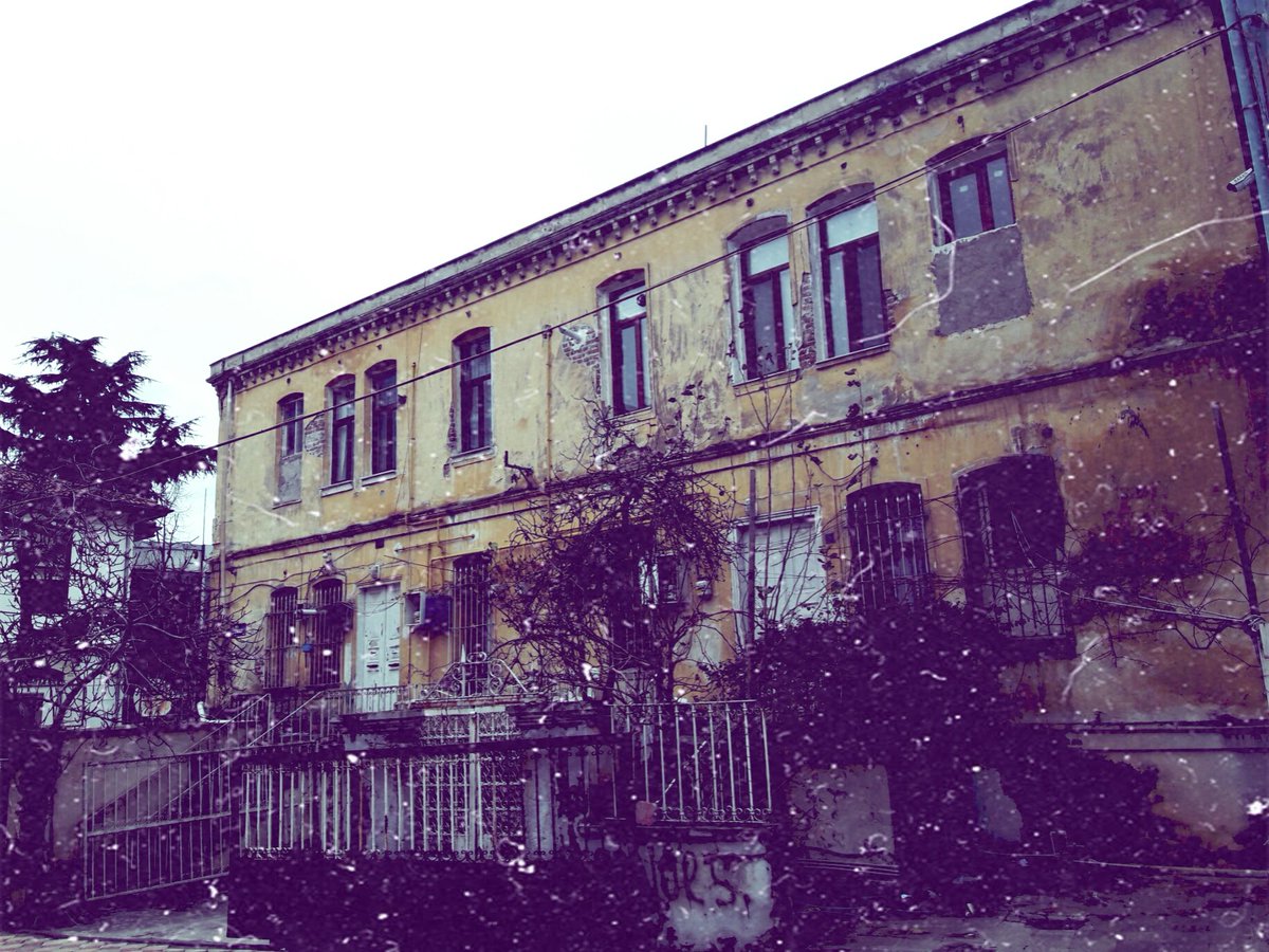 ne kadar çok elimiz varmış!
ilkin,senin elinle tutuşan benimki