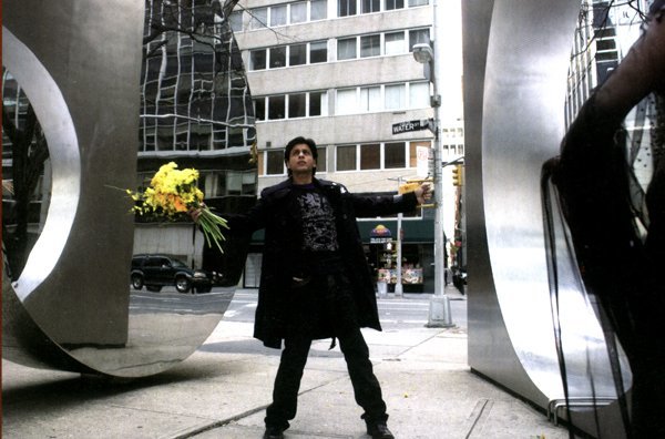SRKsTeeth's tweet photo. #SRKsOldLook @iamsrk by @iamszl https://t.co/vrGToVc1FR