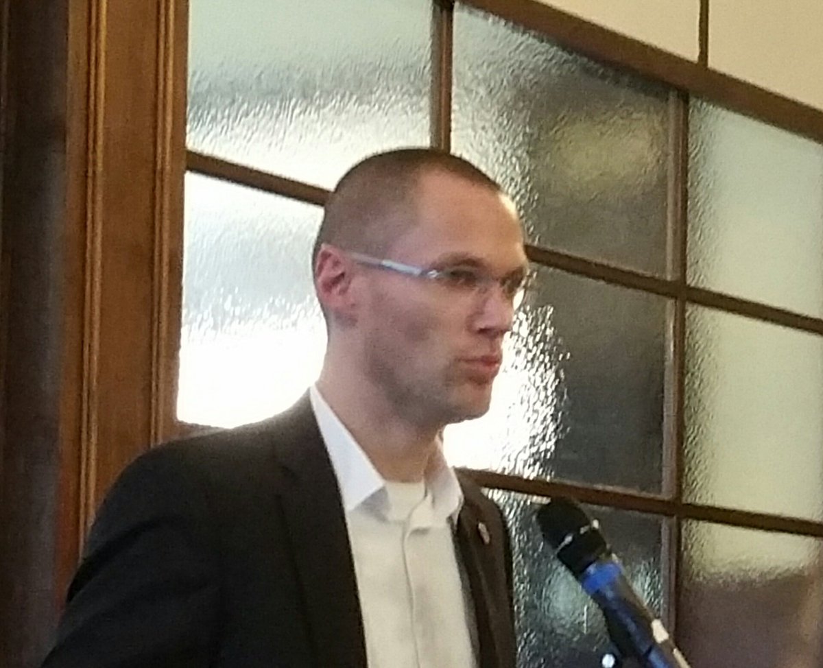 jegraf's tweet photo. Bürgermeister Frederik #Bewer, Stadt #Angermünde: übergemeindliche Funktionen d Stadt müssen in Landesplanung anerkannt werden #EKZLR #EK61 https://t.co/VjXvEIzBcV