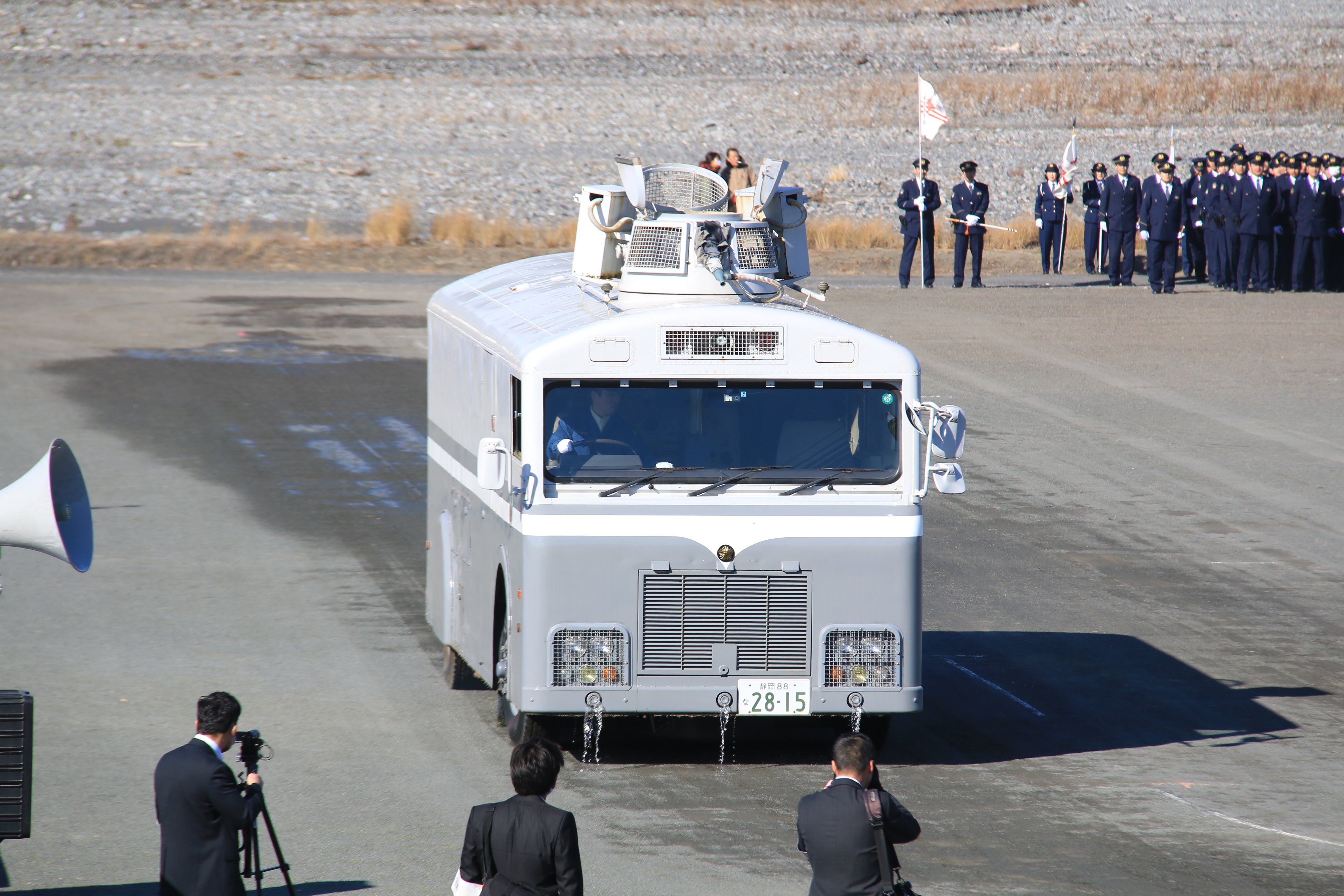 希少！ 警視庁 放水車 警備車 関東管区警察学校記念 文鎮 ミニカー お1人様1個まで】RAI'S (レイズ) 1/43 PV-2 2007 警察本部警備部