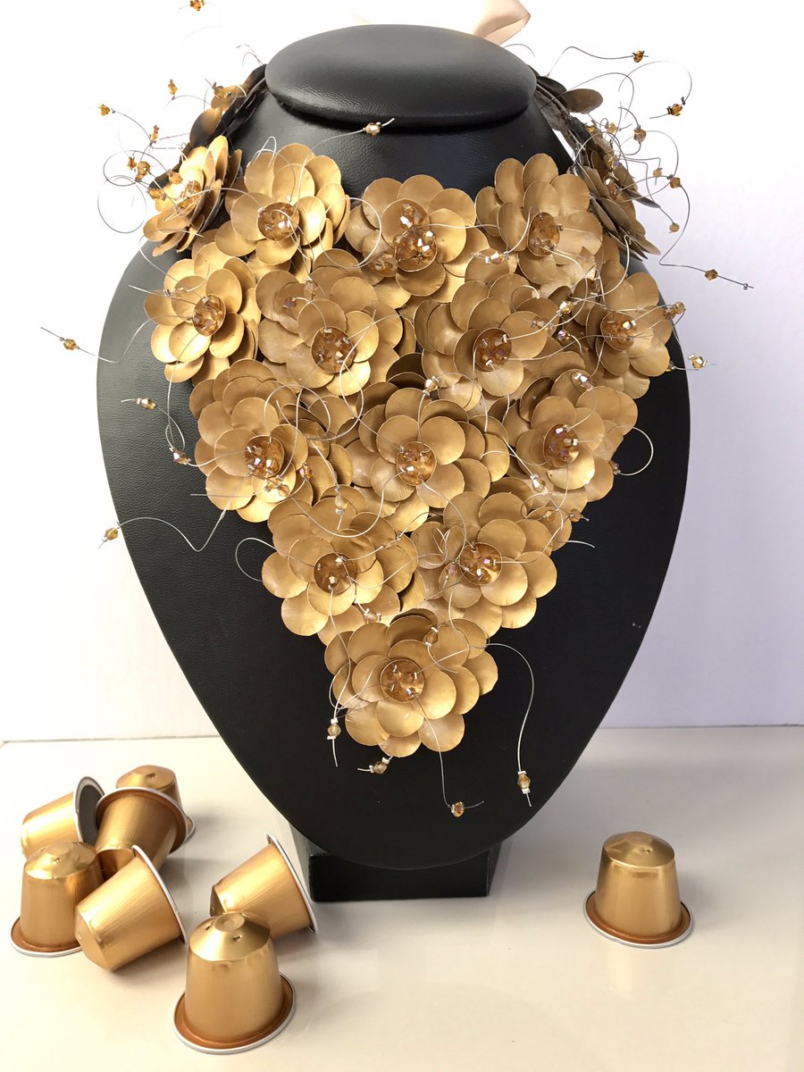 denavarret's tweet photo. Nespresso recycled capsules Necklace. Asi arrancamos el 2017... @NespressoUSA @Nespresso @nespresso https://t.co/Jxpz8HqL3D