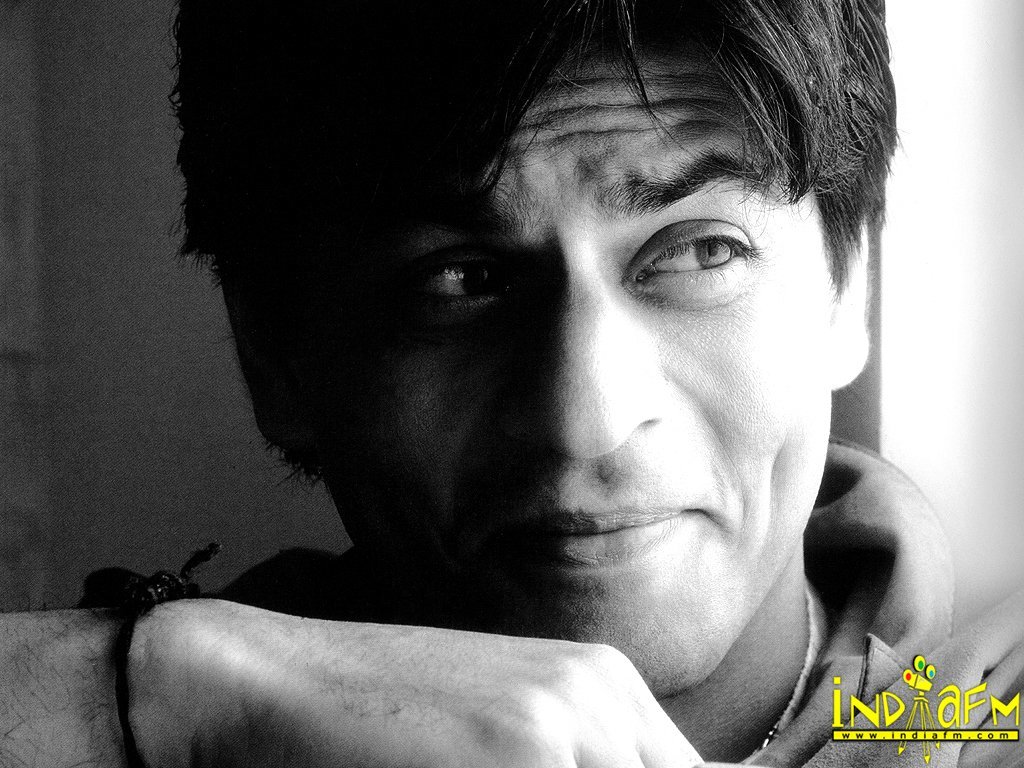 SRKsTeeth's tweet photo. #SRKsOldLook @iamsrk by @iamszl https://t.co/aAle9OluLR