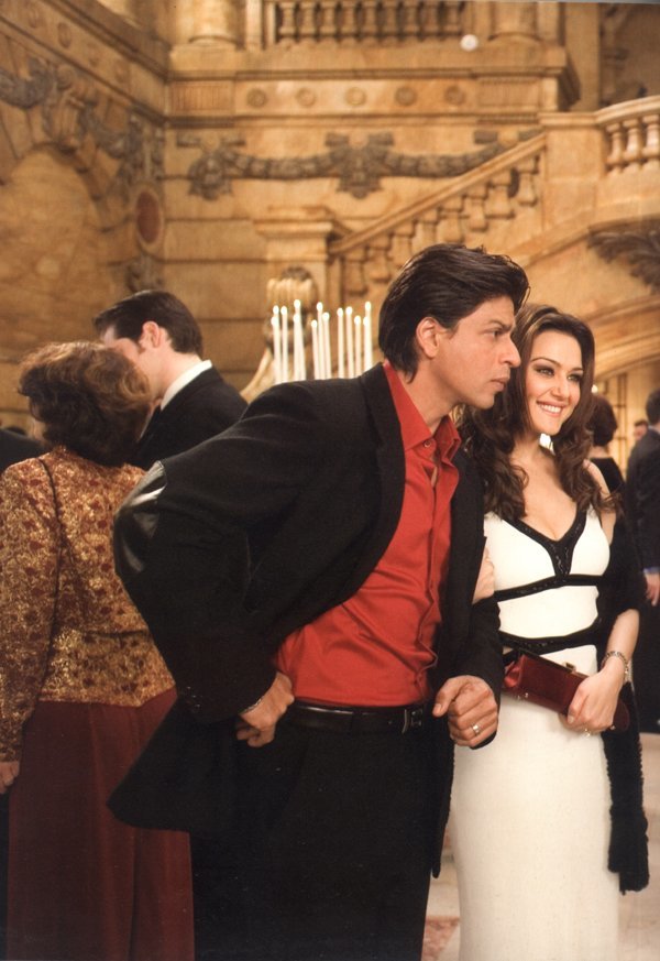 SRKsTeeth's tweet photo. #SRKsOldLook @iamsrk by @iamszl https://t.co/aAle9OluLR